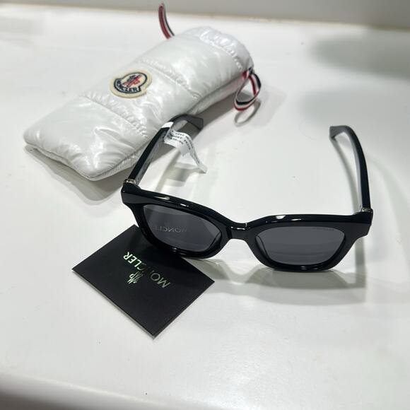 Moncler 55MM Cat Eye Sunglasses - Picture 8 of 11